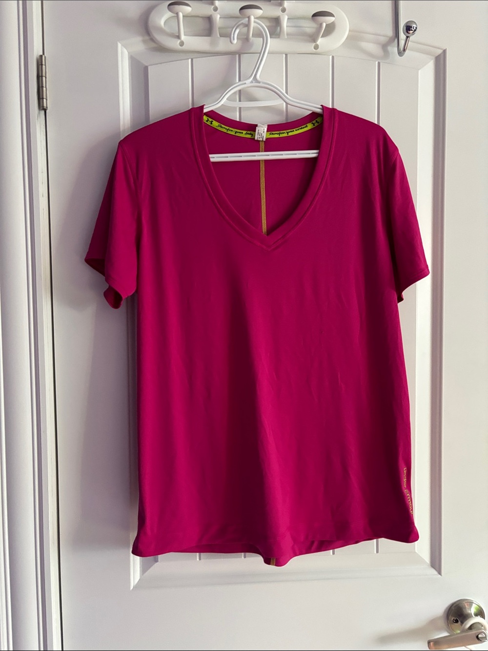 Under Armour Women’s V-Neck Short Sleeve Top - Fuchsia